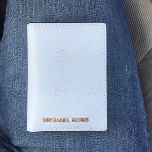 Michael kors charging wallet